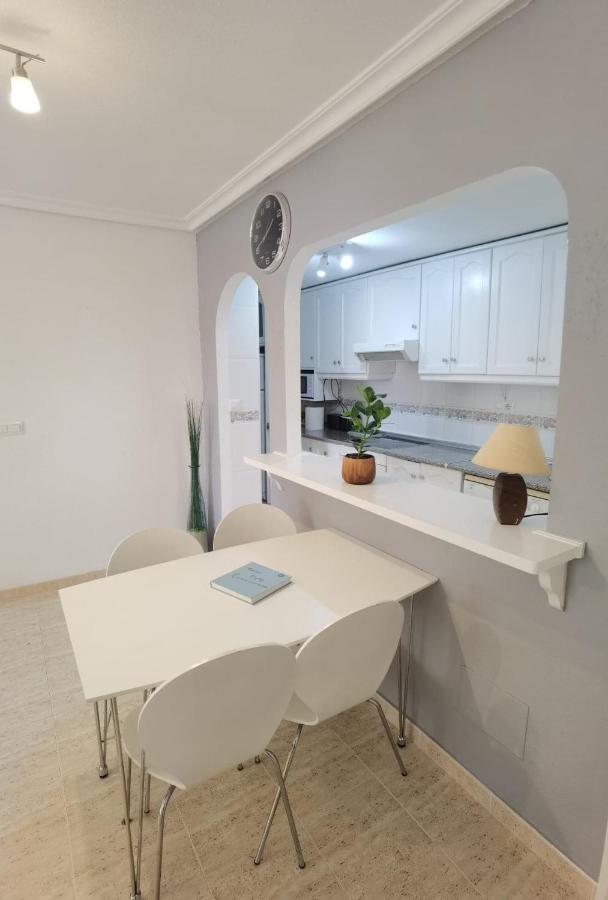 Apartament Z Duzym Tarasem Na Pieknym Osiedlu Orihuela Exterior foto